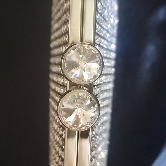 Clutch - Picture 3 of 7